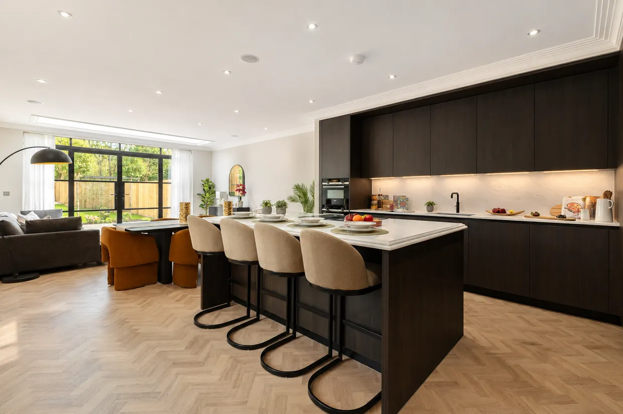 No. 3 Ronmar Place, Oxshott, KT22 photo 4