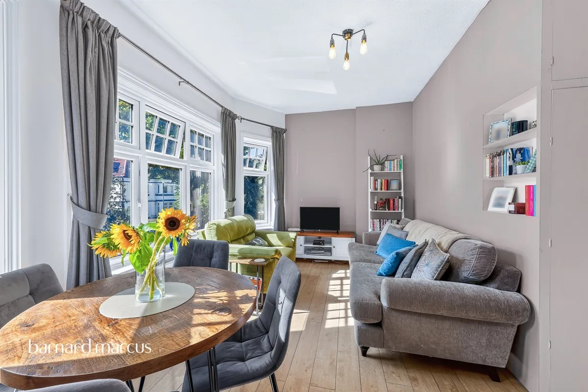 Egmont Road, Sutton