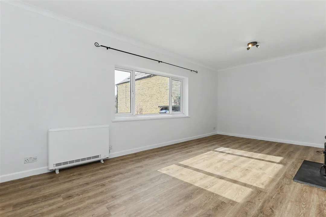 https://mr0.homeflow-assets.co.uk/files/photo/image/48190/9167/_x_/ghiSMyfX8EyfDXUObBTTnw.jpg