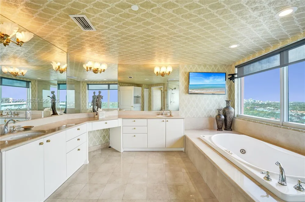 2100 N Ocean Blvd, Fort Lauderdale, FL 33305