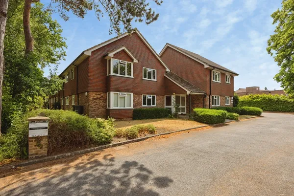 Trimmers Field, Farnham, Surrey, GU9