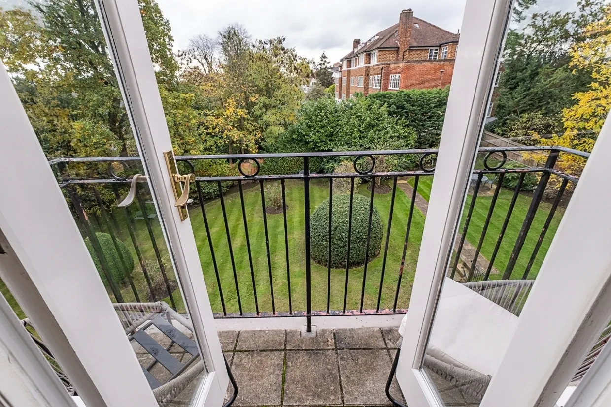 Wimbledon Hill Road London SW19 photo 5