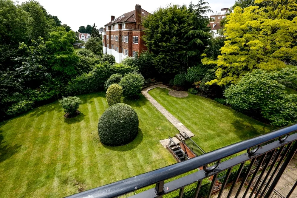 Wimbledon Hill Road London SW19 photo 12