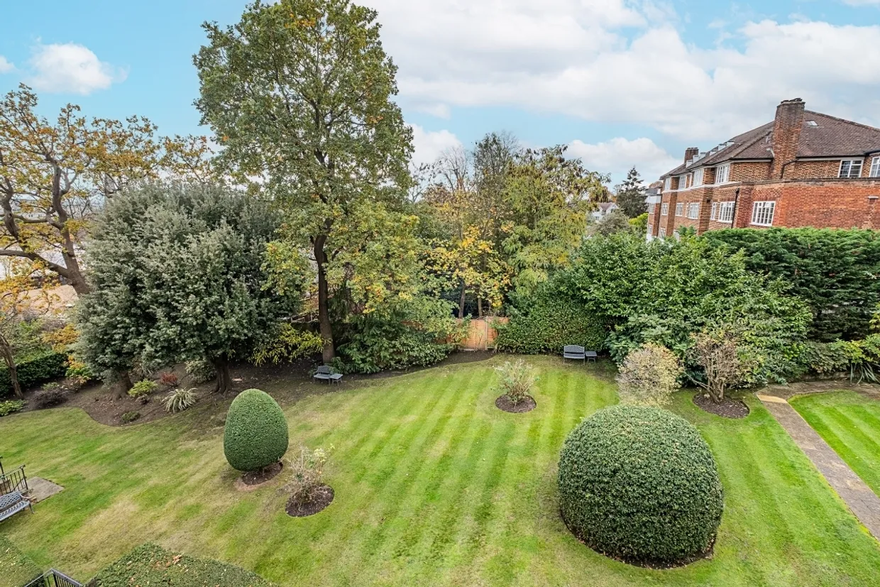 Wimbledon Hill Road London SW19 photo 15