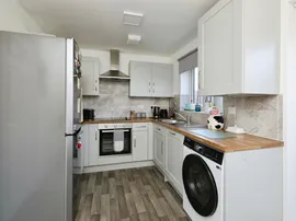 Parkgate Close, New Ollerton, Newark thumb 3