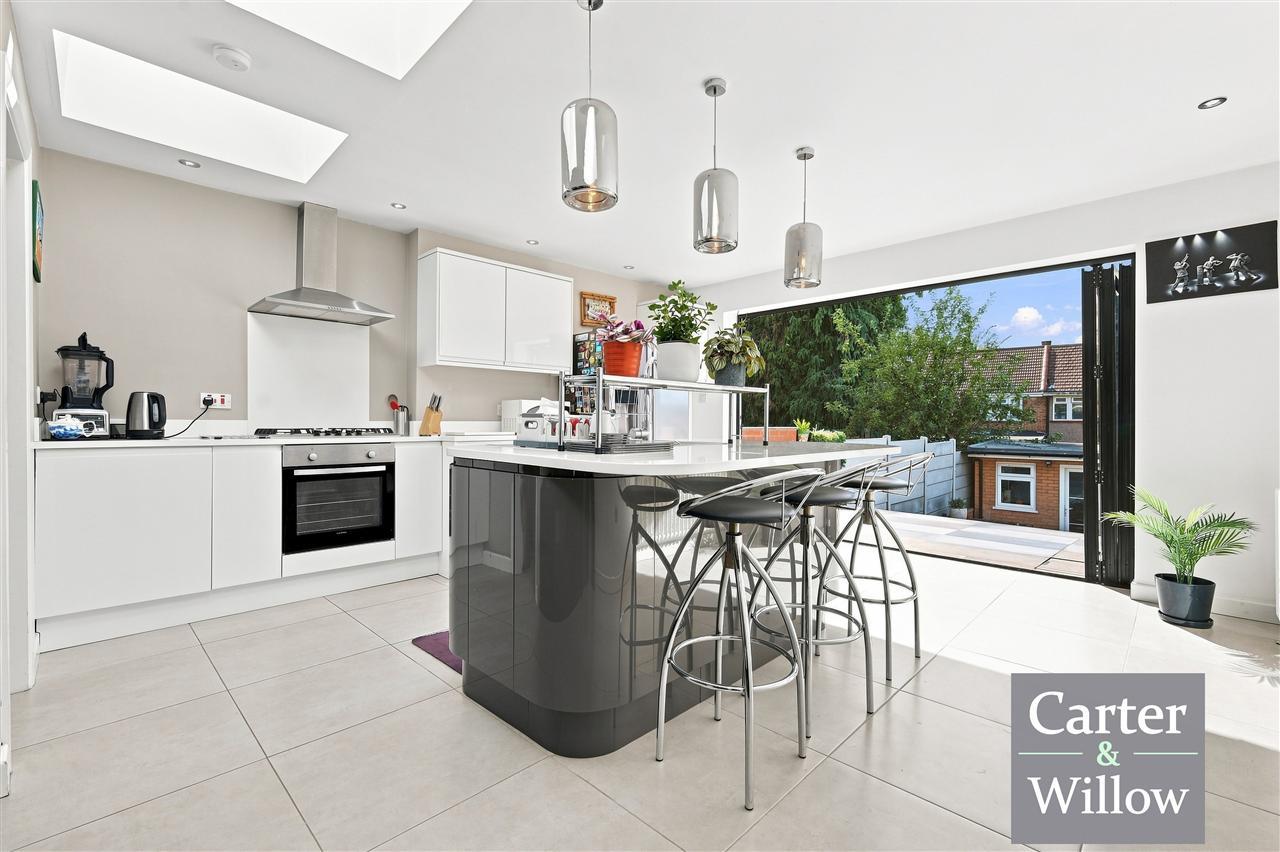 Lambourne Road, Essex Image 5