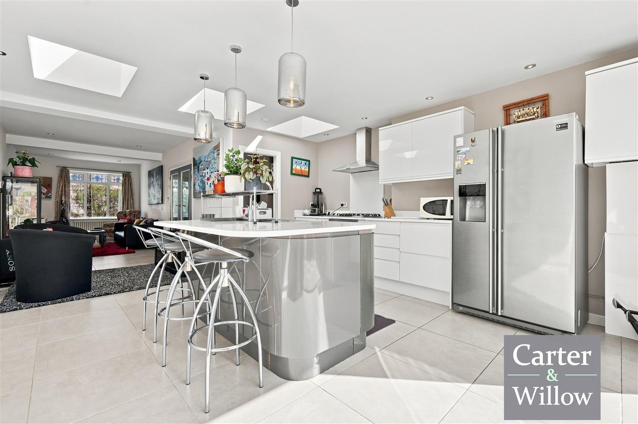 Lambourne Road, Essex Image 6