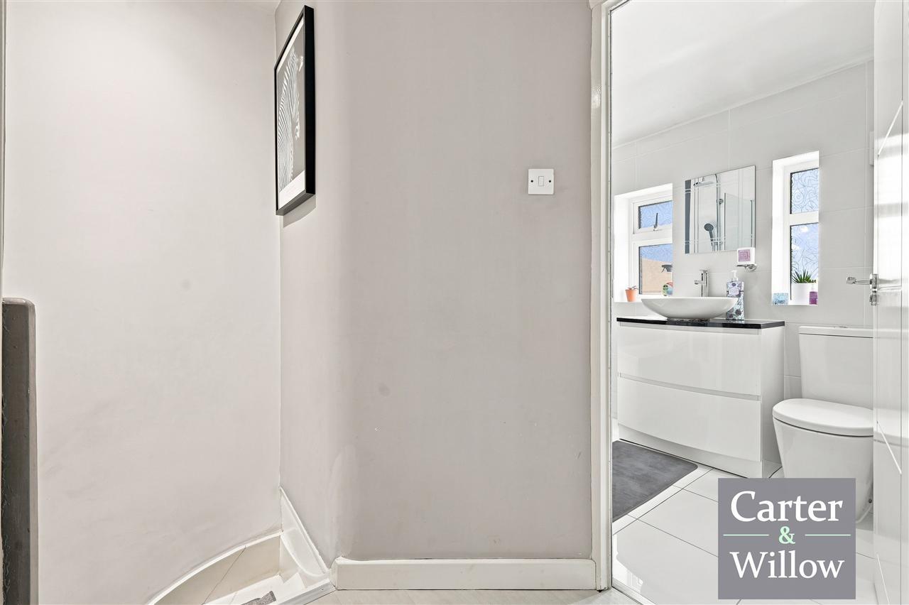Lambourne Road, Essex Image 10