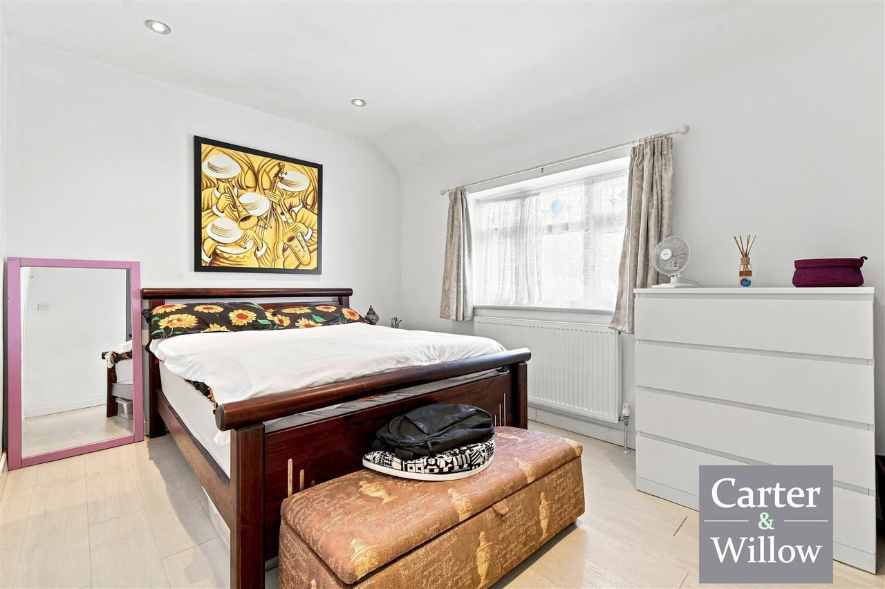 Lambourne Road, Essex Image 11