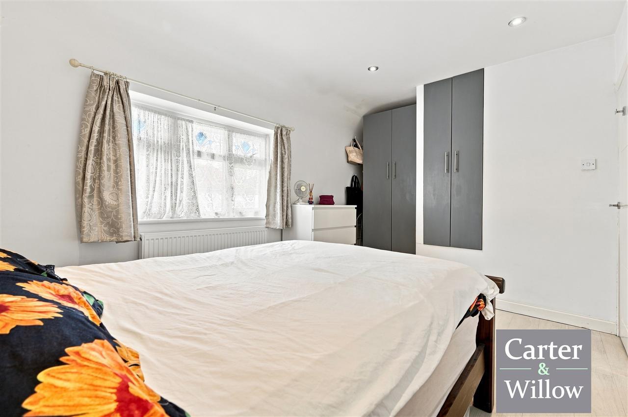 Lambourne Road, Essex Image 12