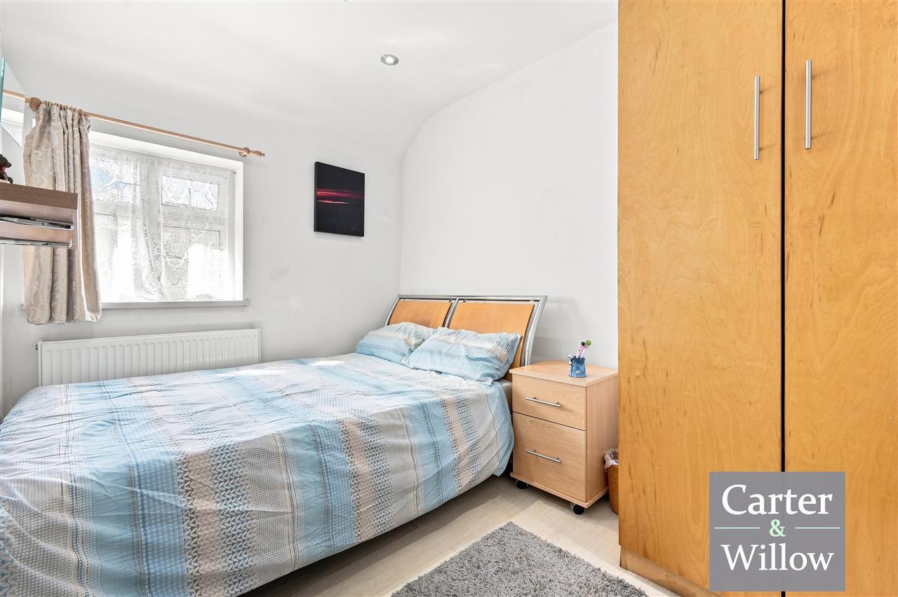 Lambourne Road, Essex Image 13