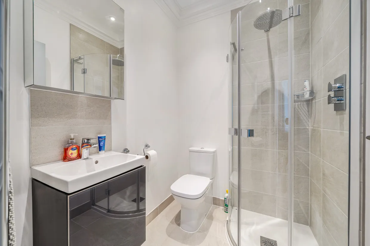Esher Place Avenue, Esher, KT10 photo 11