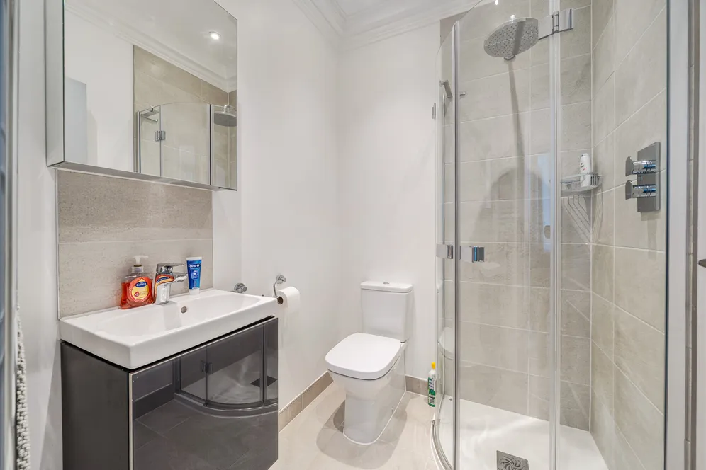 Esher Place Avenue, Esher, KT10 photo 11