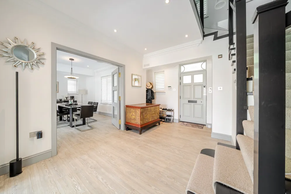 Esher Place Avenue, Esher, KT10 photo 12