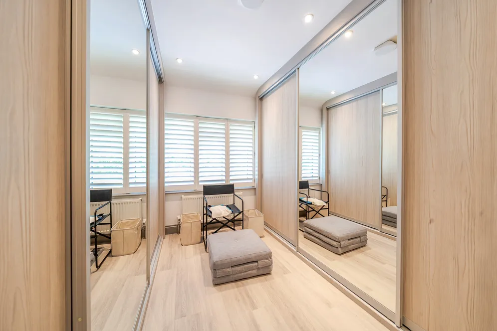 Esher Place Avenue, Esher, KT10 photo 15