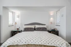 Esher Place Avenue, Esher, KT10 photo 16
