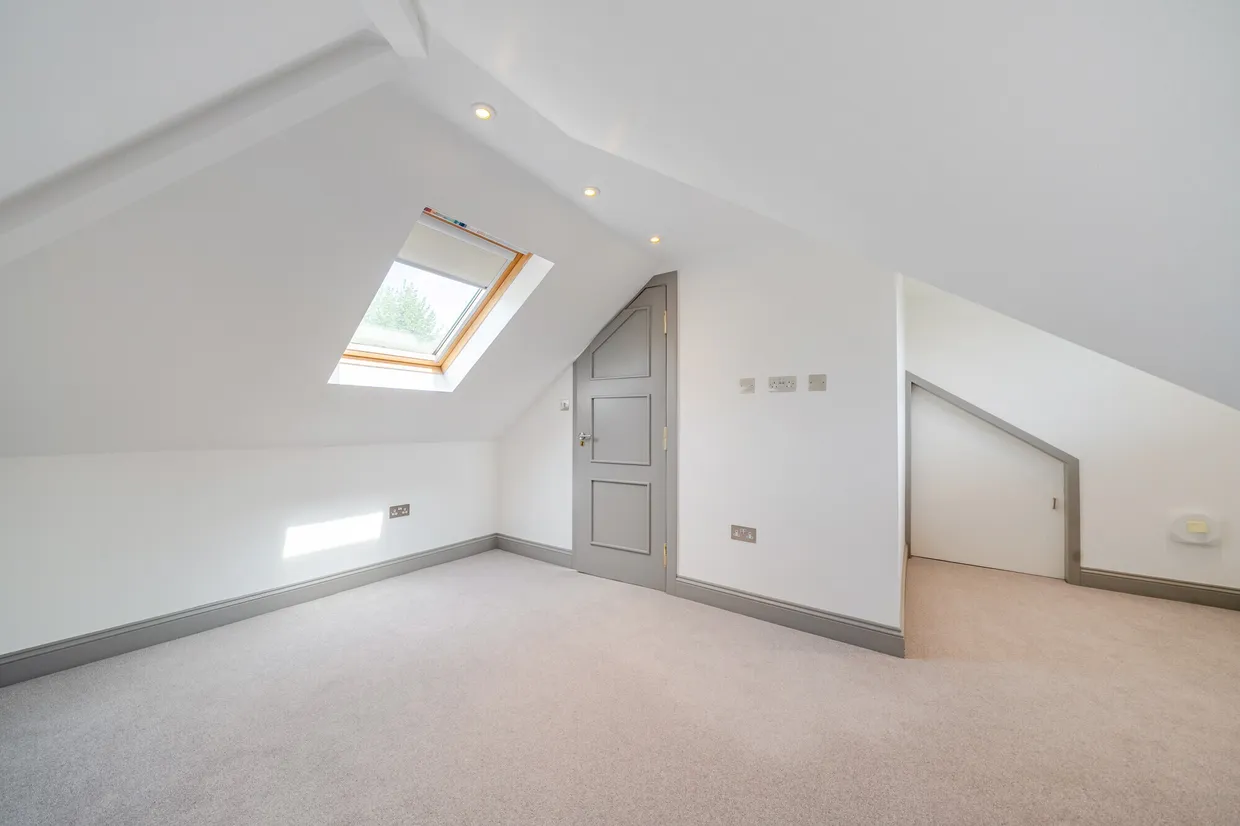 Esher Place Avenue, Esher, KT10 photo 22