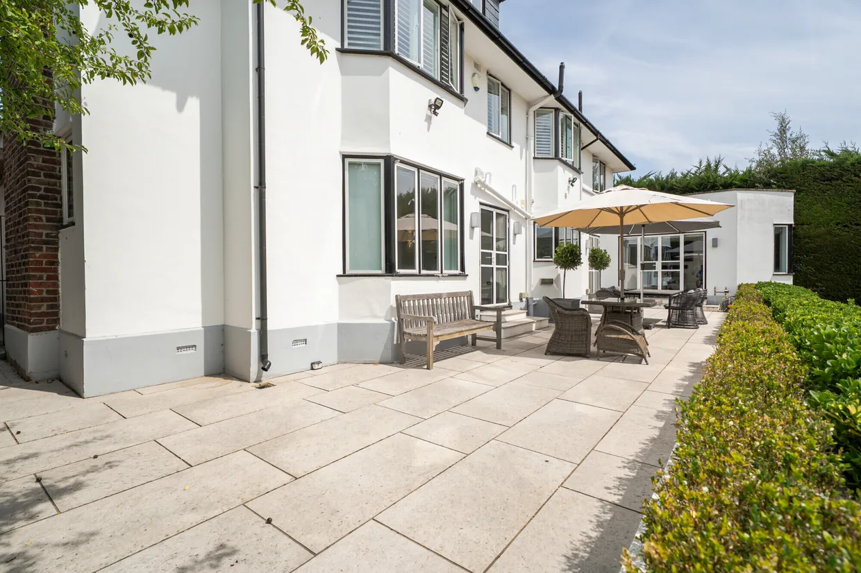 Esher Place Avenue, Esher, KT10 photo 25