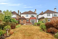 Medina Avenue, Esher, KT10 photo 9