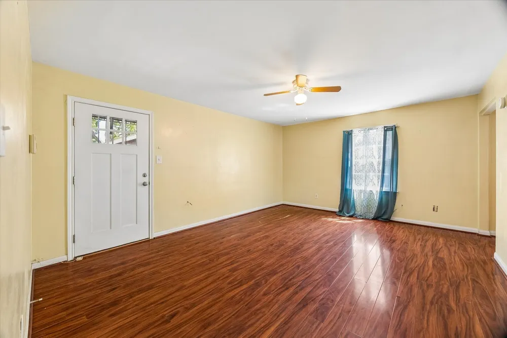 96 Burress St, Houston, TX 77022
