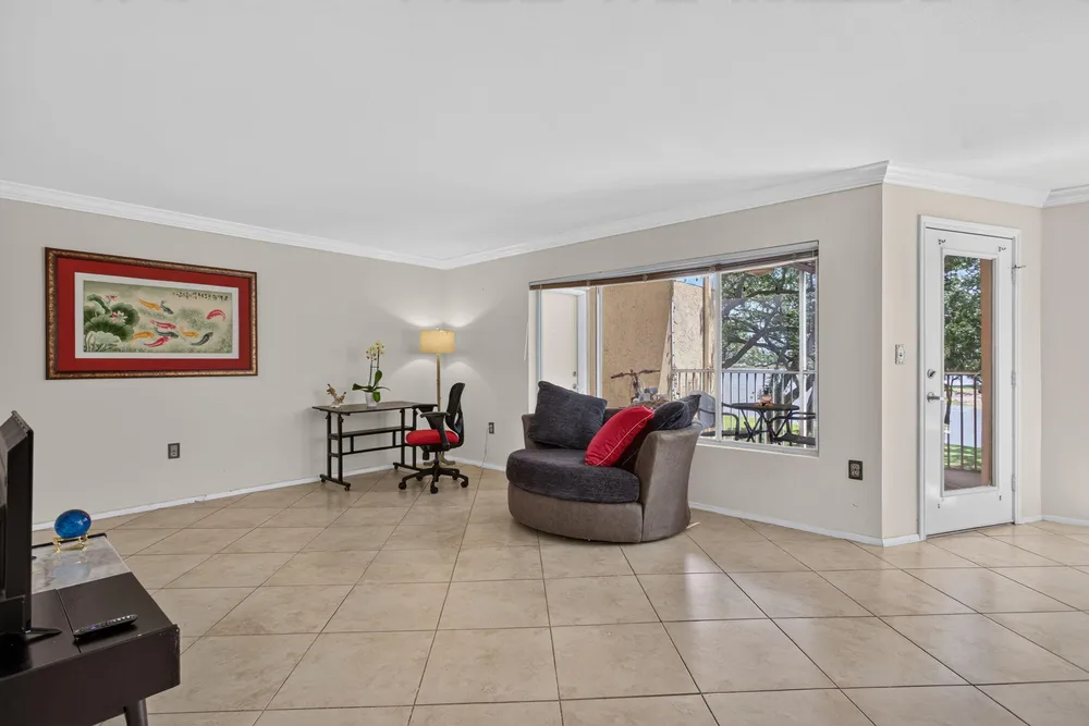 2425 NW 33rd St, Oakland Park, FL 33309