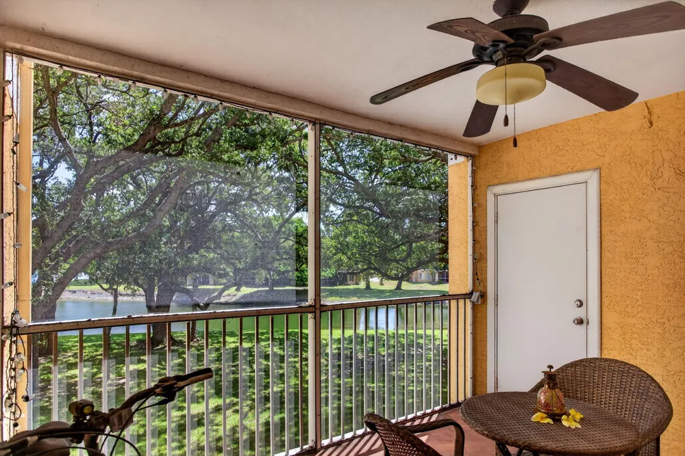 2425 NW 33rd St, Oakland Park, FL 33309