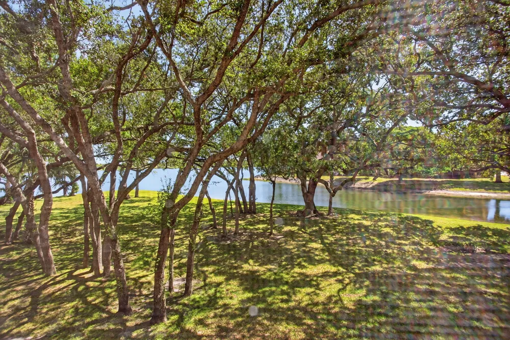 2425 NW 33rd St, Oakland Park, FL 33309