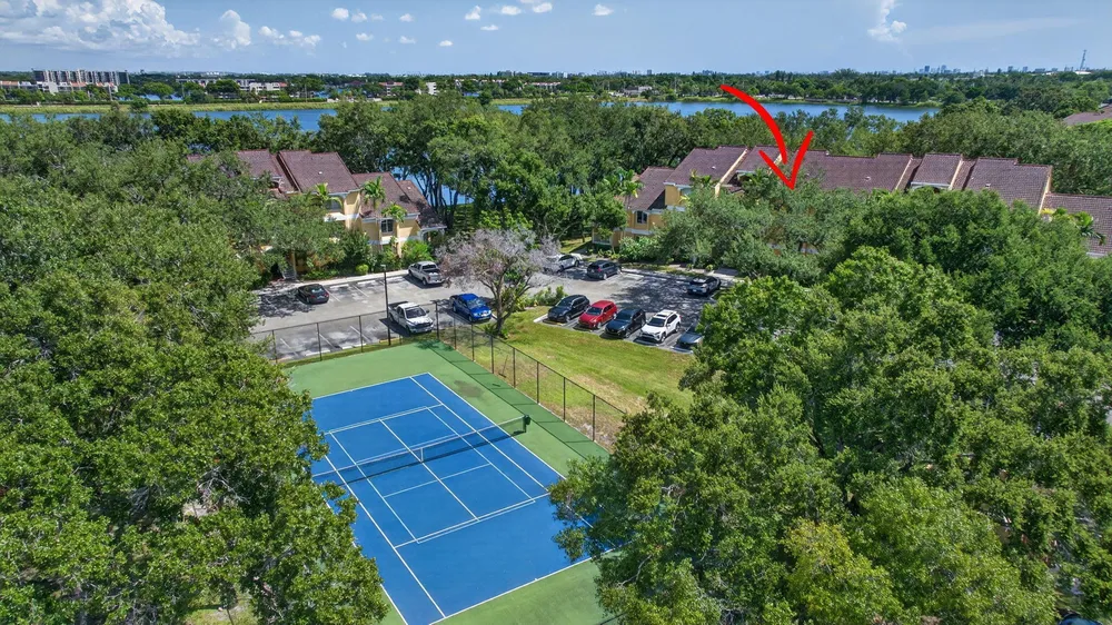 2425 NW 33rd St, Oakland Park, FL 33309