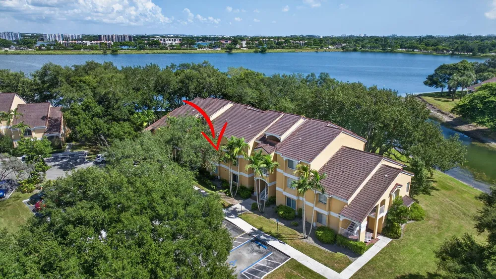 2425 NW 33rd St, Oakland Park, FL 33309