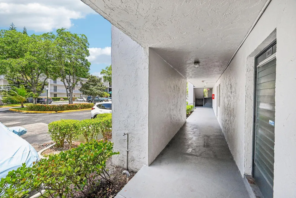 9150 Lime Bay Blvd, Tamarac, FL 33321