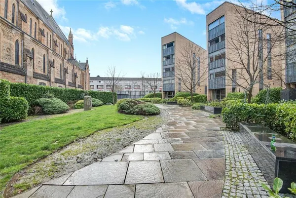 Queen Elizabeth Gardens, Glasgow, Gla...