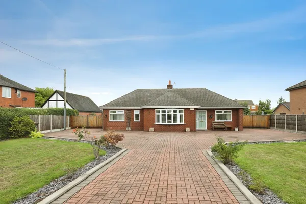 Newcastle Road, CREWE, Cheshire, CW2