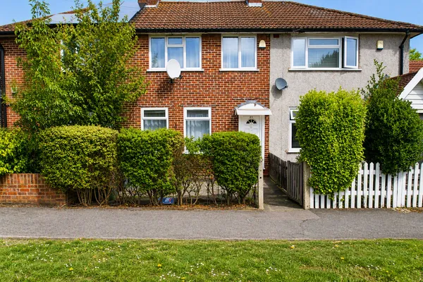 Hassop Walk, London, SE9