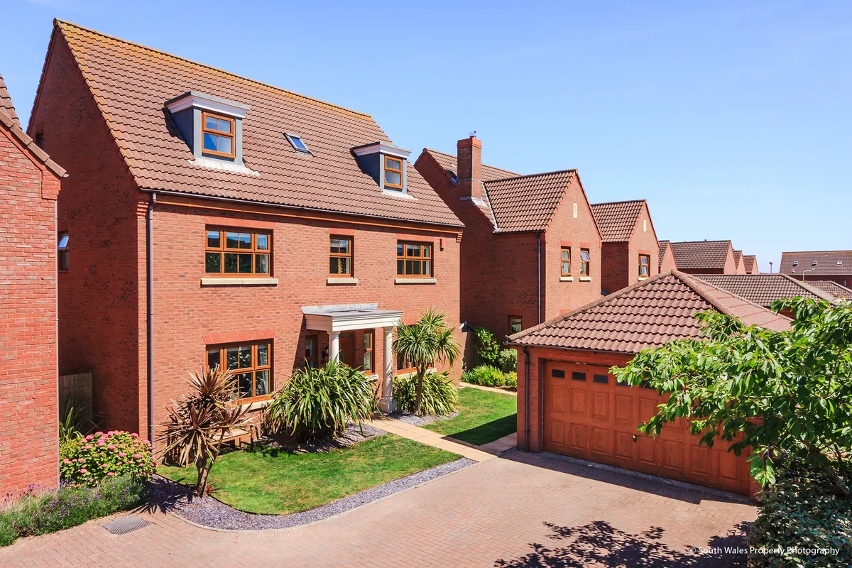 SANDERLING WAY, PORTHCAWL, CF36 3TD