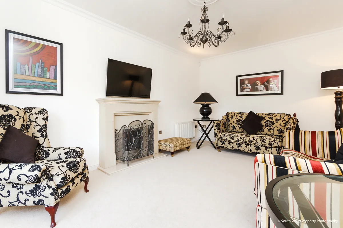 SANDERLING WAY, PORTHCAWL, CF36 3TD