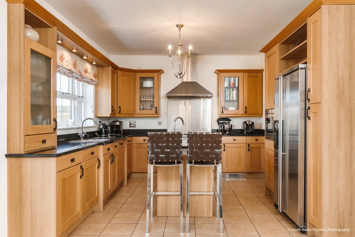 SANDERLING WAY, PORTHCAWL, CF36 3TD