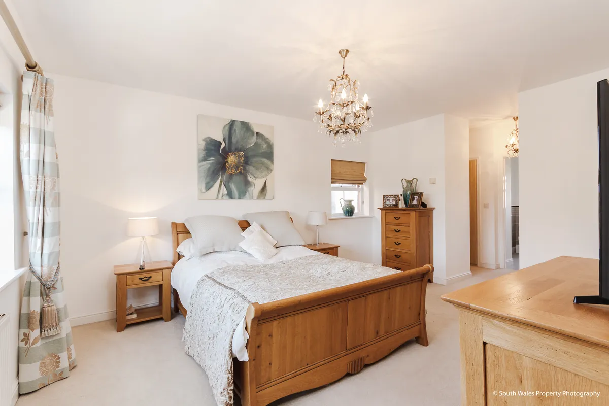 SANDERLING WAY, PORTHCAWL, CF36 3TD