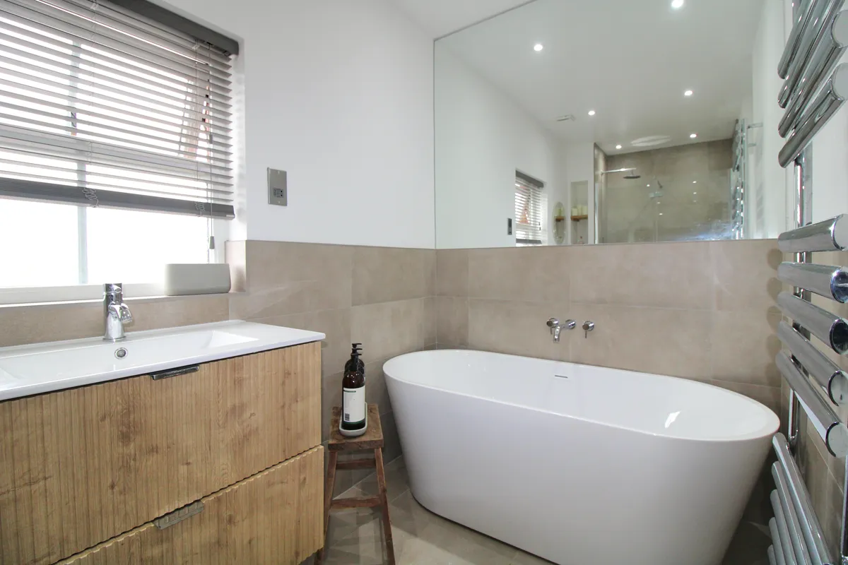 SANDERLING WAY, PORTHCAWL, CF36 3TD