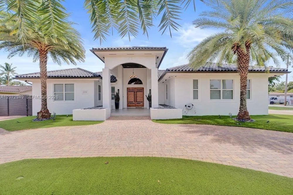 11390 SW 30th St, Miami, FL 33165