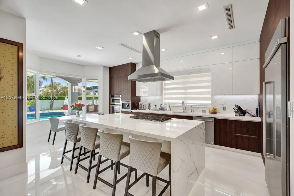 11390 SW 30th St, Miami, FL 33165