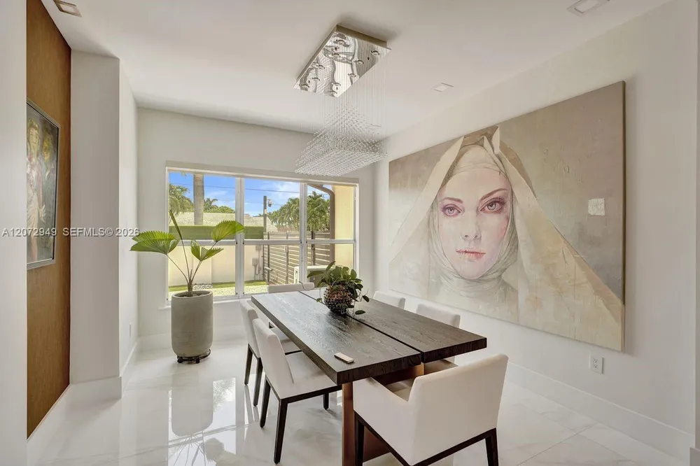 11390 SW 30th St, Miami, FL 33165