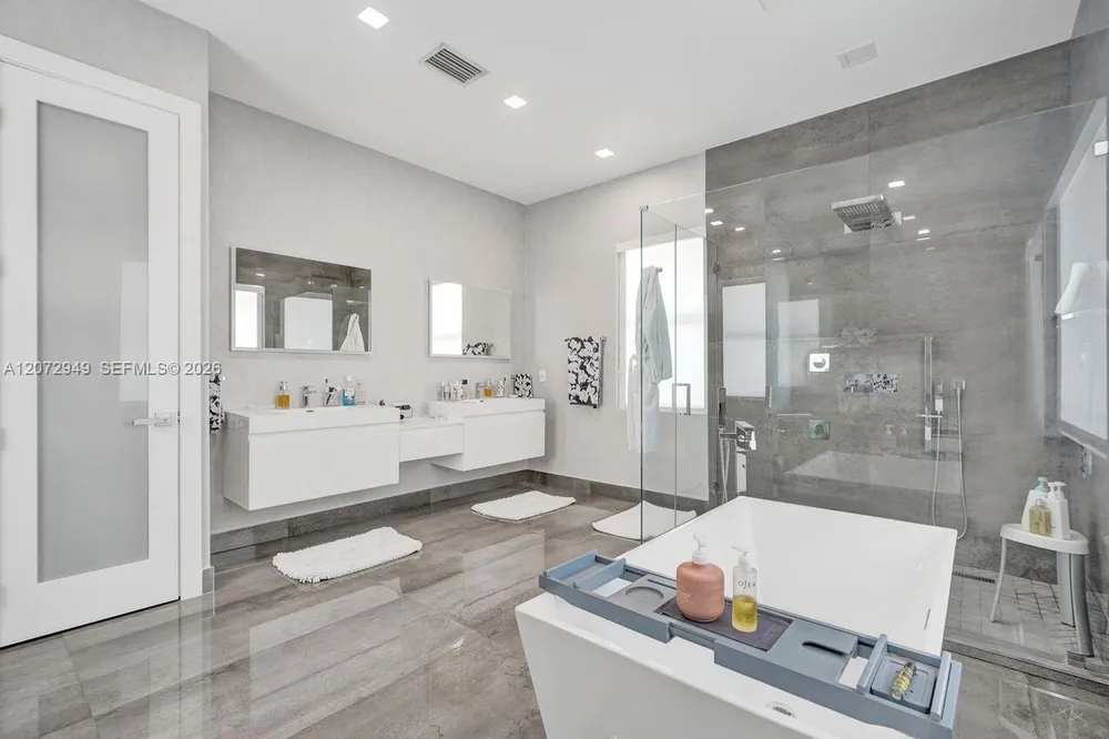 11390 SW 30th St, Miami, FL 33165