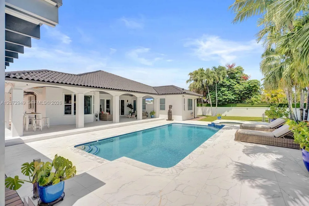 11390 SW 30th St, Miami, FL 33165