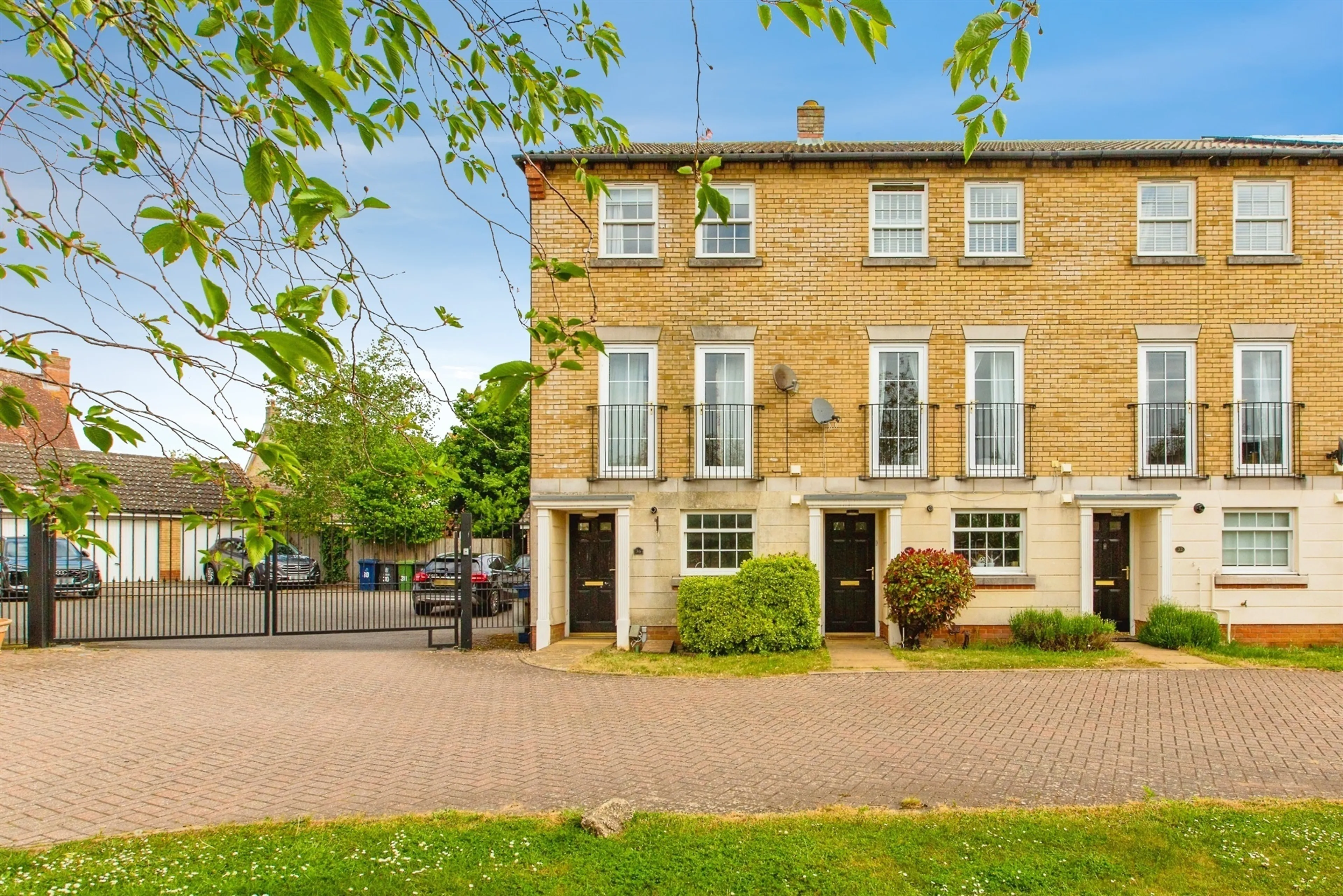 Property photo 0