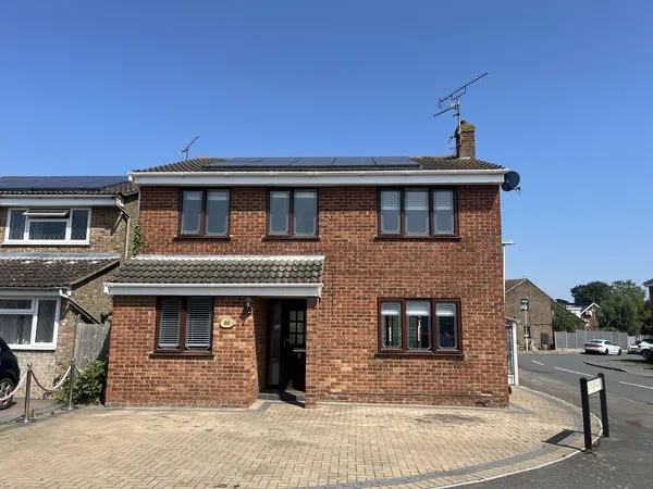 Petunia Crescent, Springfield, CM1 6YR