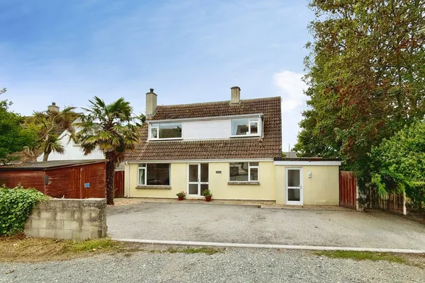 Glenmoor Lane, HELSTON, Cornwall, TR12
