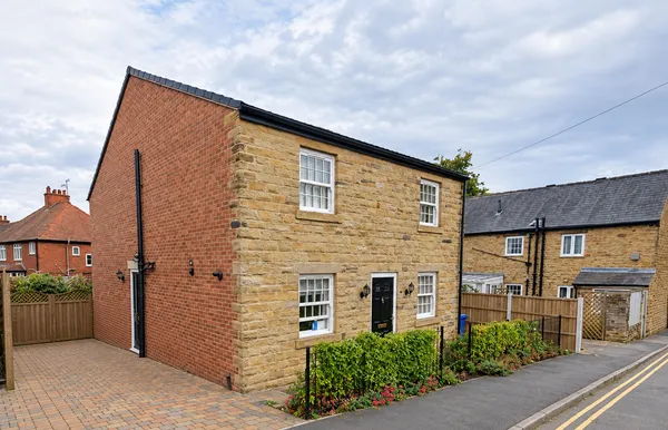 Upper Moor Street, Chesterfield, S40