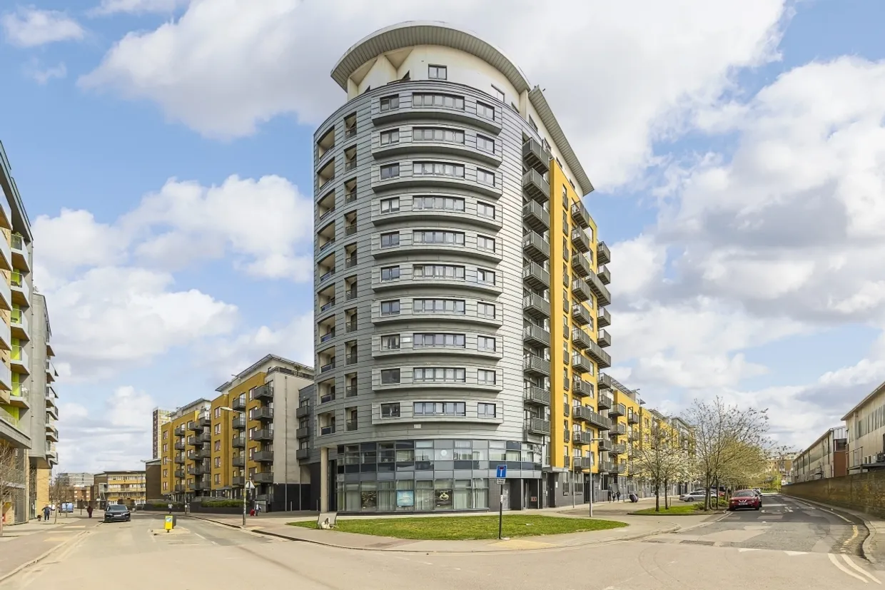 Tarves Way, Greenwich, SE10 photo 1