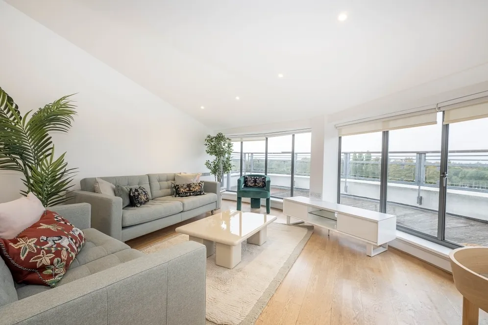 Avante Court Kingston Upon Thames KT1 photo 3