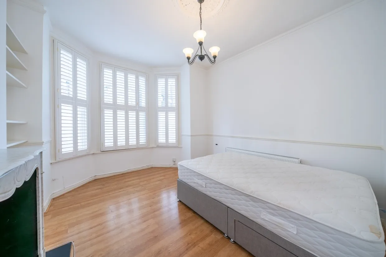 Strathblaine Road London SW11 photo 4